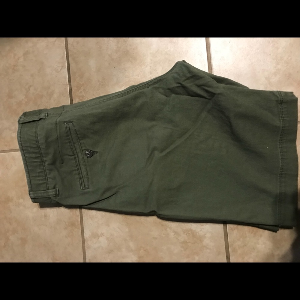 Shorts - Picture 2 of 4